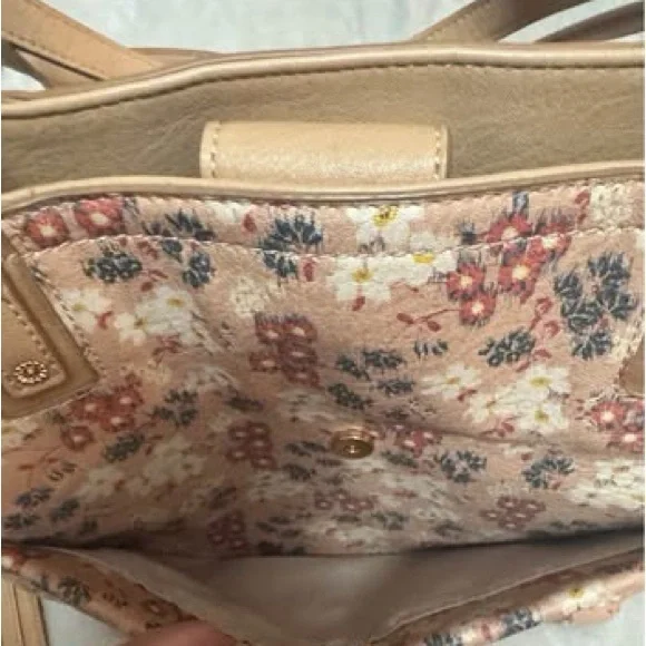 LC Lauren Conrad Floral Beige and Pink Shoulder Bag - Picture 4 of 9